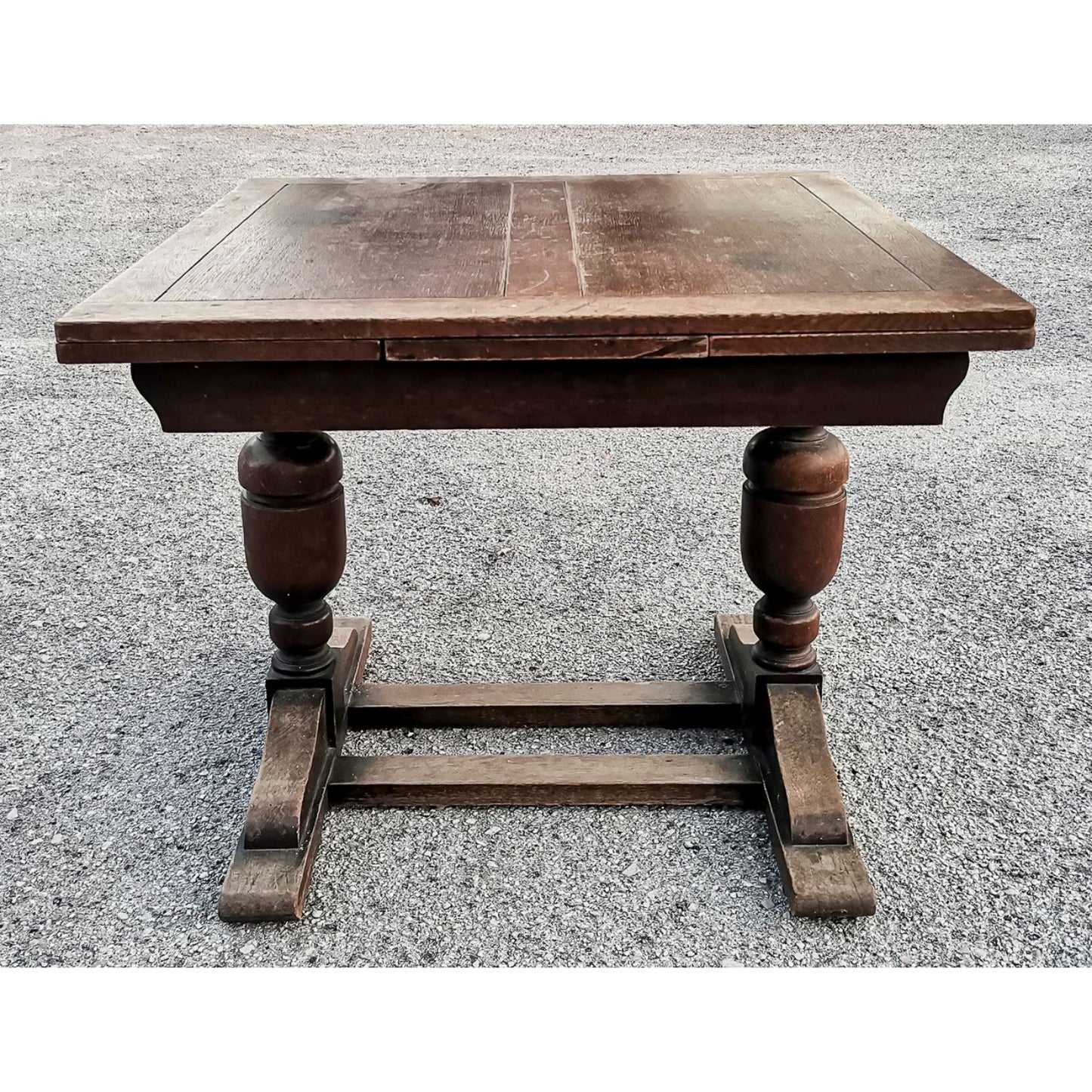 Tavolo inglese di rovere con  allunghi a tiro epoca metà 900