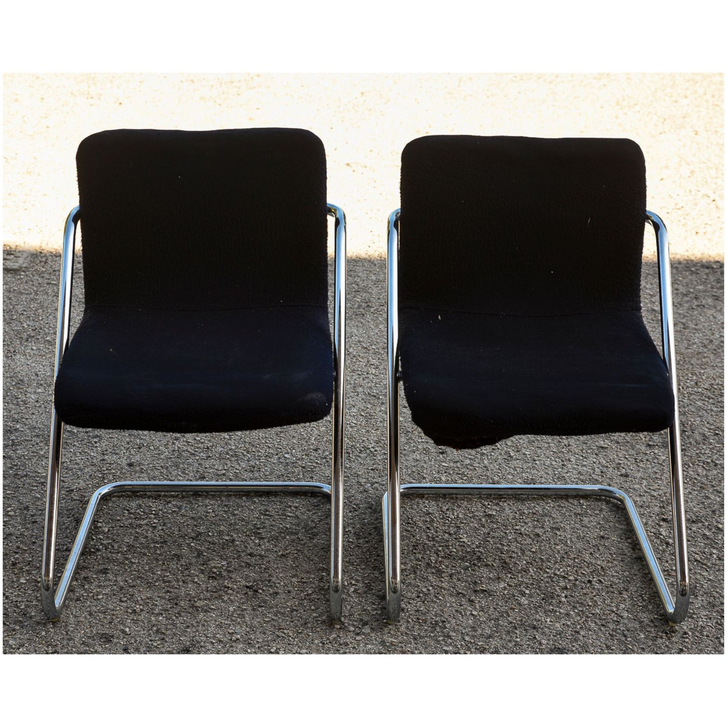 Coppia sedie design vintage tessuto velluto blu e struttura in acciaio Italia  1960