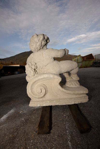 Putto in pietra scolpita Italia epoca fine 800