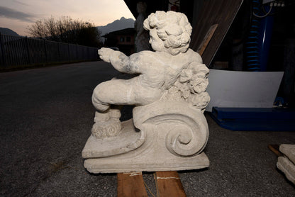 Putto in pietra scolpita Italia epoca fine 800