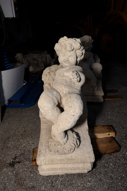 Putto in pietra scolpita Italia epoca fine 800