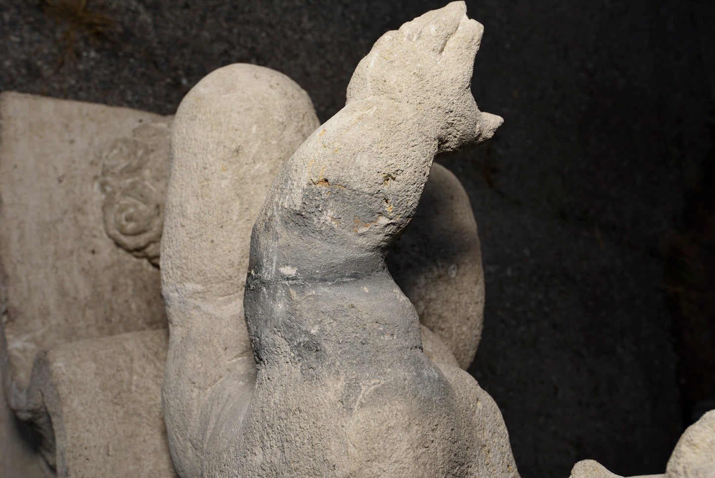 Putto in pietra scolpita Italia epoca fine 800