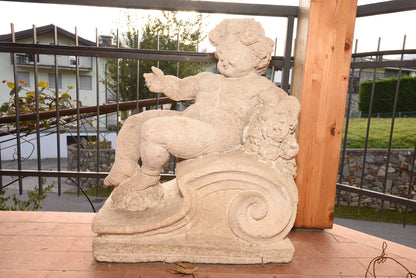 Putto in pietra scolpita Italia epoca fine 800