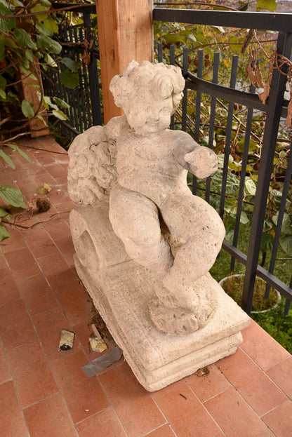 Putto in pietra scolpita Italia epoca fine 800