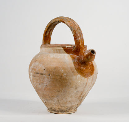 Anfora brocca  rustica da campagna in terracotta con manico e becco  Italia epoca primo 900