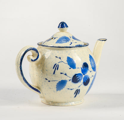 Teiera brocca da the firmata Grela in ceramica bianca e blu