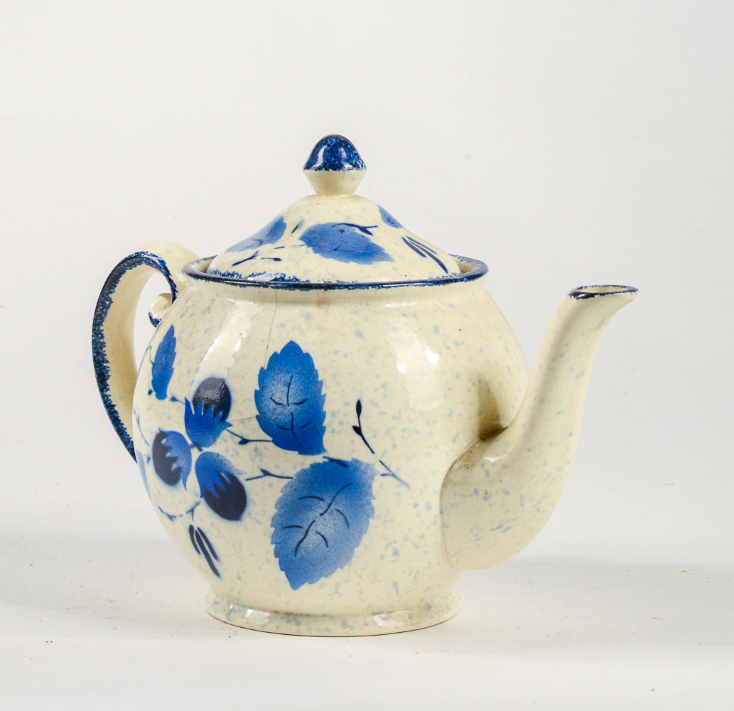 Teiera brocca da the firmata Grela in ceramica bianca e blu