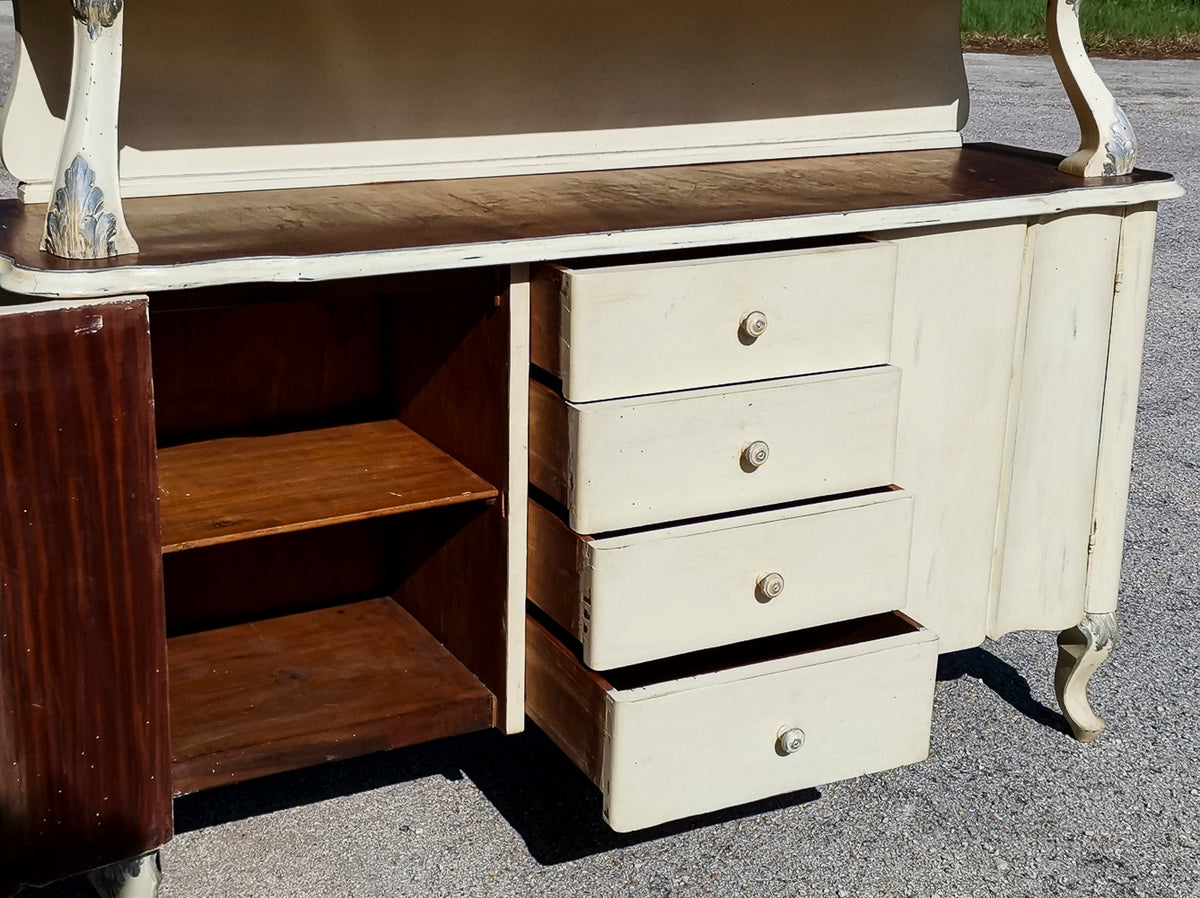 Credenza  impellicciata di noce  finitura shabby epoca 1940
