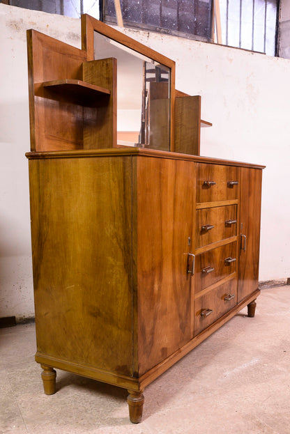 Credenza con specchiera con mensole a giorno, Italia 1940