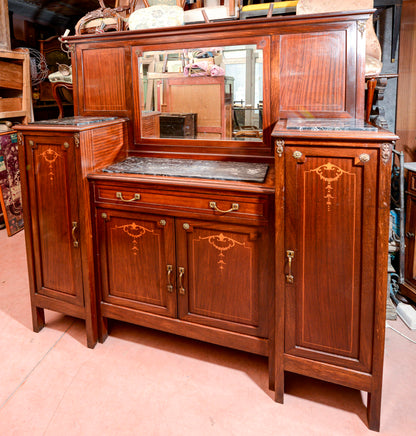 Credenza con intarsi piani in marmo nero e specchio centrale Italia epoca Liberty