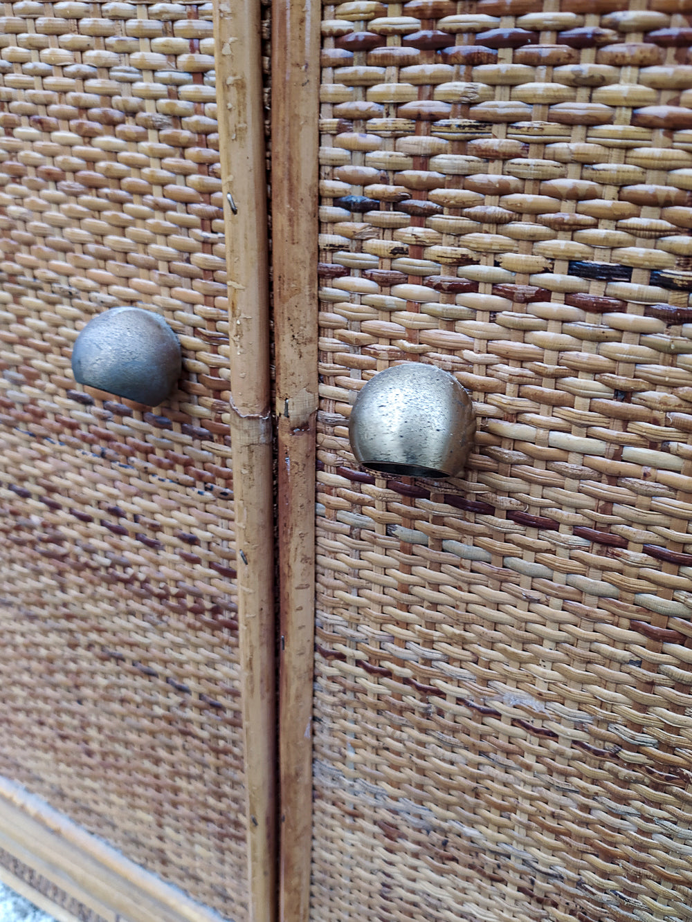 Libreria credenza in bamboo e rafia anni 70