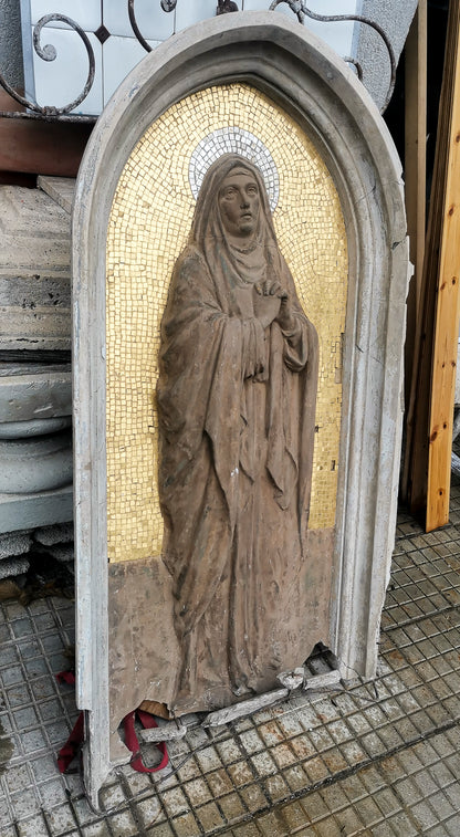 Madonnina scultura bassorilievo in pietra con mosaico dorato