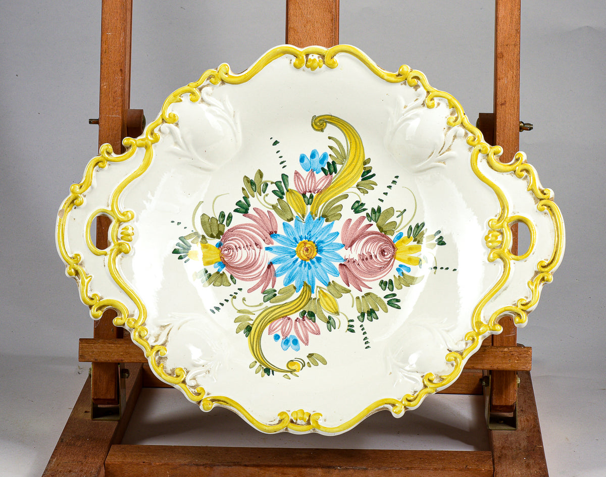 Piatto in ceramica decorato con fiori bianco bordi gialli firmato Bozzi Appignano Italia 1980