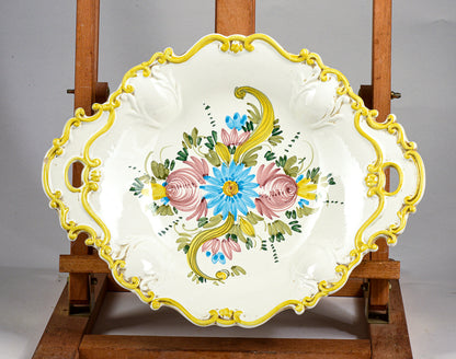 Piatto in ceramica decorato con fiori bianco bordi gialli firmato Bozzi Appignano Italia 1980