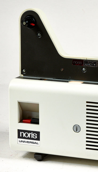 proiettore marca noris universal con scatola oiginale bianco plastica e metallo