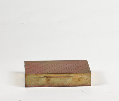 Scatola in metallo ottone porta carte da gioco marcata sul fondo Rue Royale  produzione Chrystofle Parigi anni 2000
