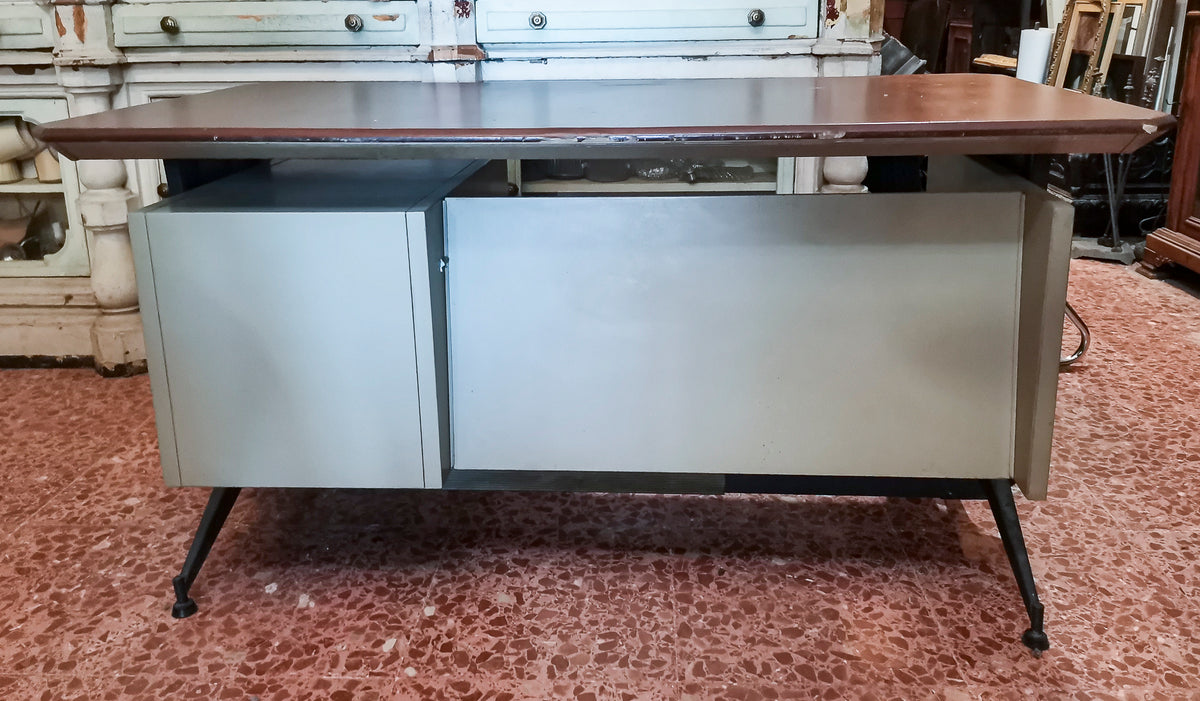 Scrivania Olivetti in metallo con piano in vilpelle marrone Italia 1950