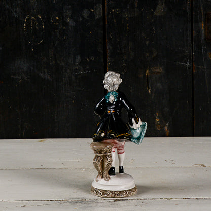 scultura statuina in  ceramica policroma nobiluomo  in abiti settecenteschi  XX secolo