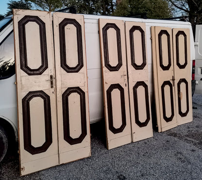 Set di 3 porte a due ante interne epoca 700 con formelle