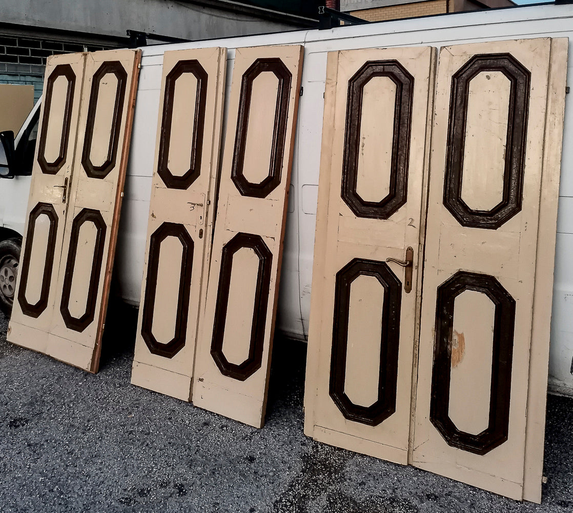 Set di 3 porte a due ante interne epoca 700 con formelle