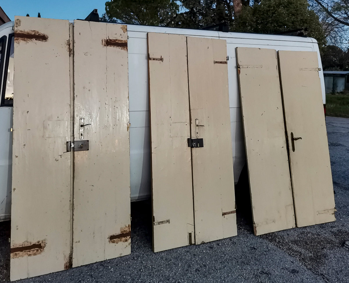 Set di 3 porte a due ante interne epoca 700 con formelle