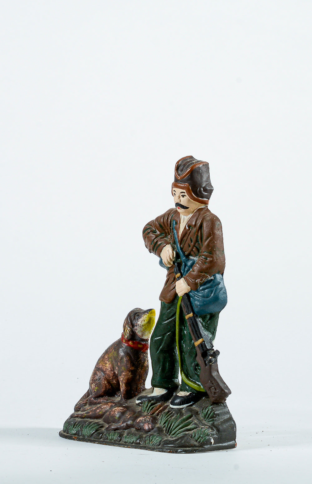 Statua scena di caccia cacciatore cane coniglio in ghisa dipinta