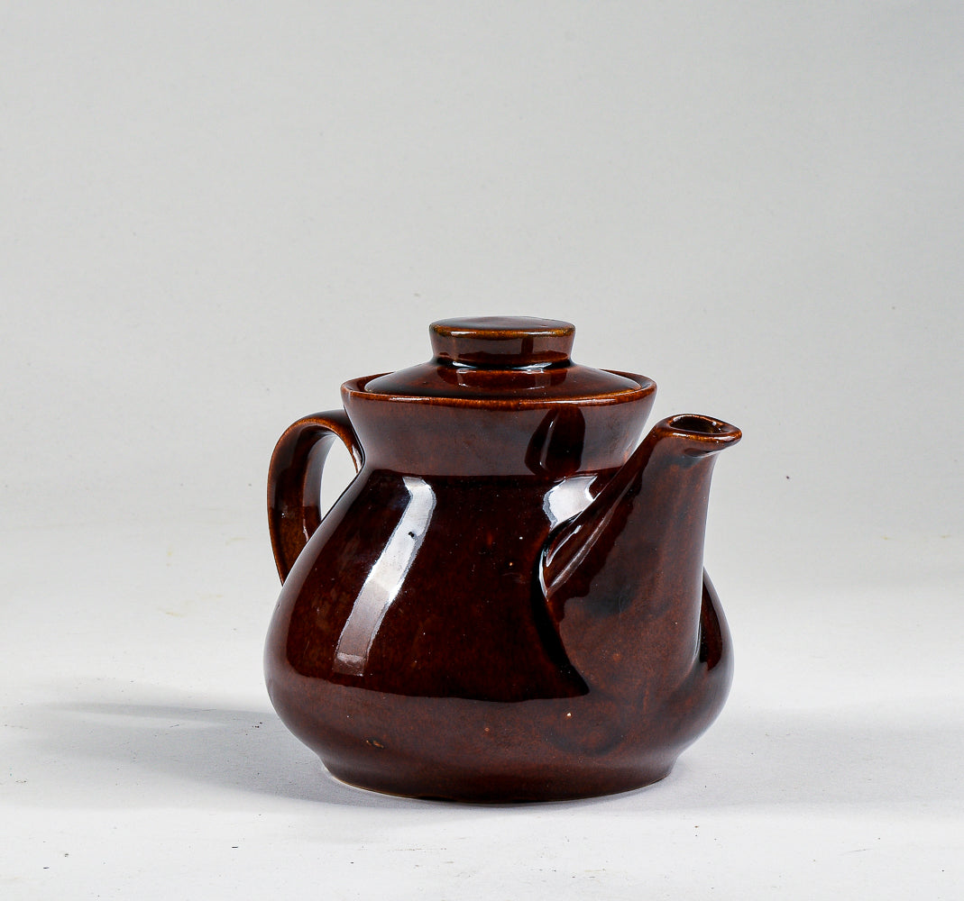 Teiera brocca in terracotta smaltata marrone lucido invetriato con manico 1960