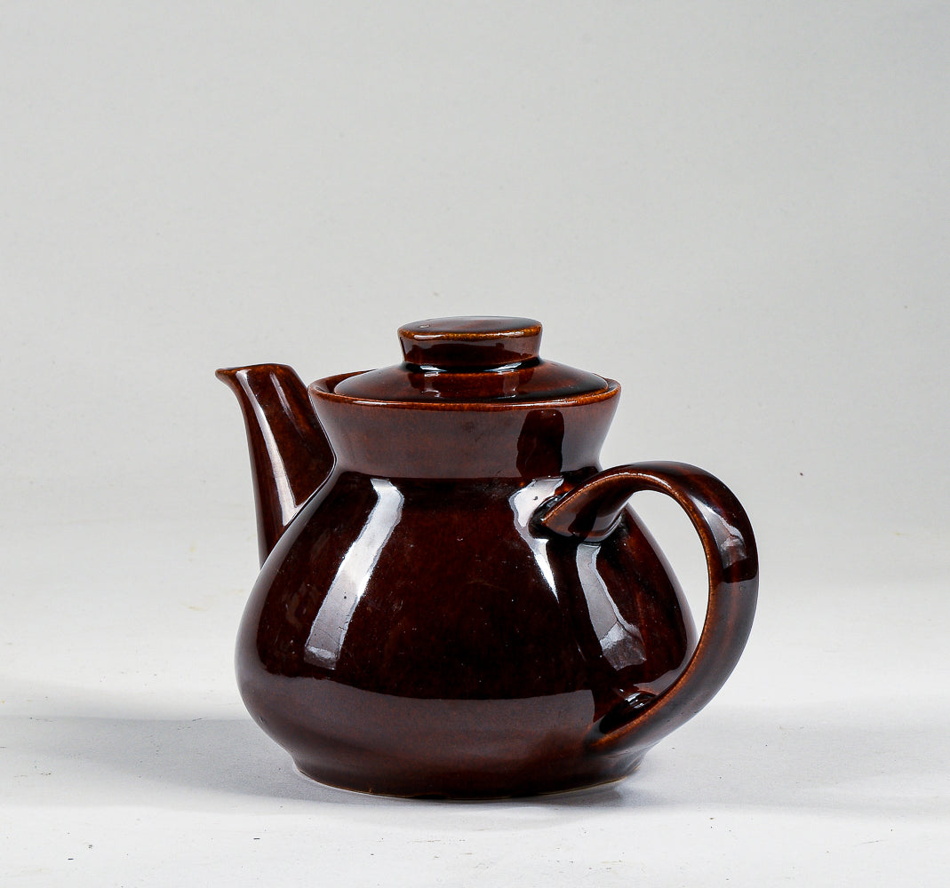 Teiera brocca in terracotta smaltata marrone lucido invetriato con manico 1960
