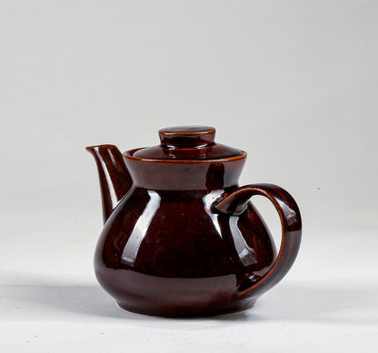 Teiera brocca in terracotta smaltata marrone lucido invetriato con manico 1960