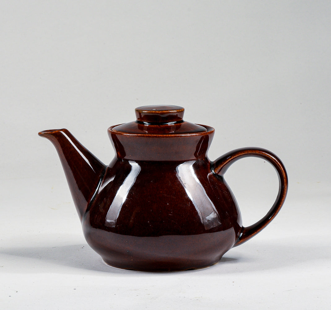 Teiera brocca in terracotta smaltata marrone lucido invetriato con manico 1960