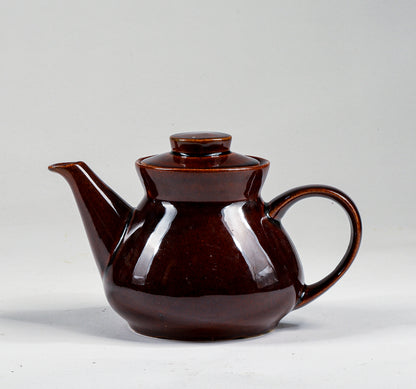 Teiera brocca in terracotta smaltata marrone lucido invetriato con manico 1960