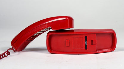 Teleono in plastica rosso da parete o da appoggio della ditta CAT con collegamento tripolare Italia 1980