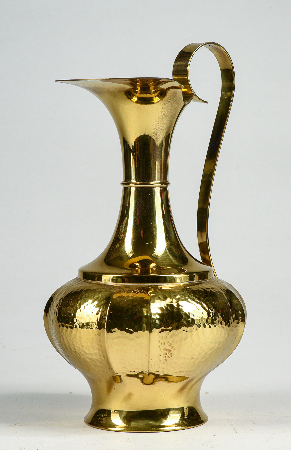 Portaombrelli  in ottone sbalzato a mano B. Bellotto designer  Italia 1990