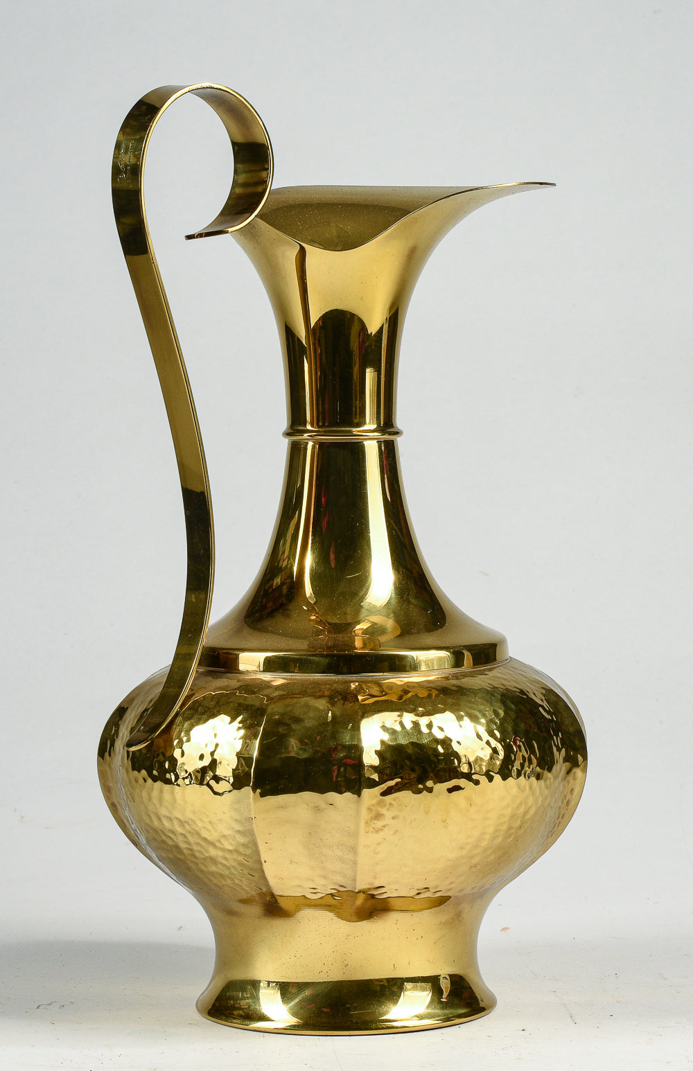 Portaombrelli  in ottone sbalzato a mano B. Bellotto designer  Italia 1990