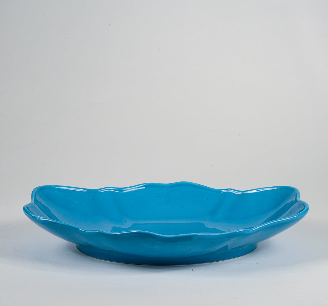 Vassoio piatto in ceramica smaltato azzurro 1960