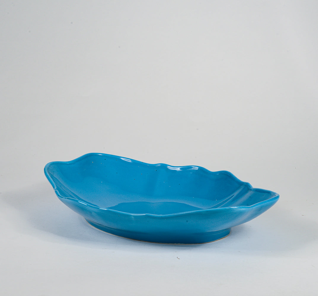 Vassoio piatto in ceramica smaltato azzurro 1960