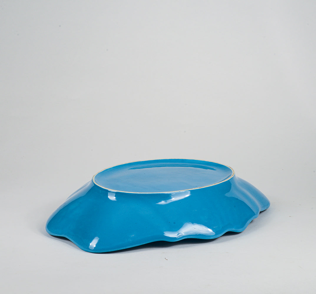 Vassoio piatto in ceramica smaltato azzurro 1960